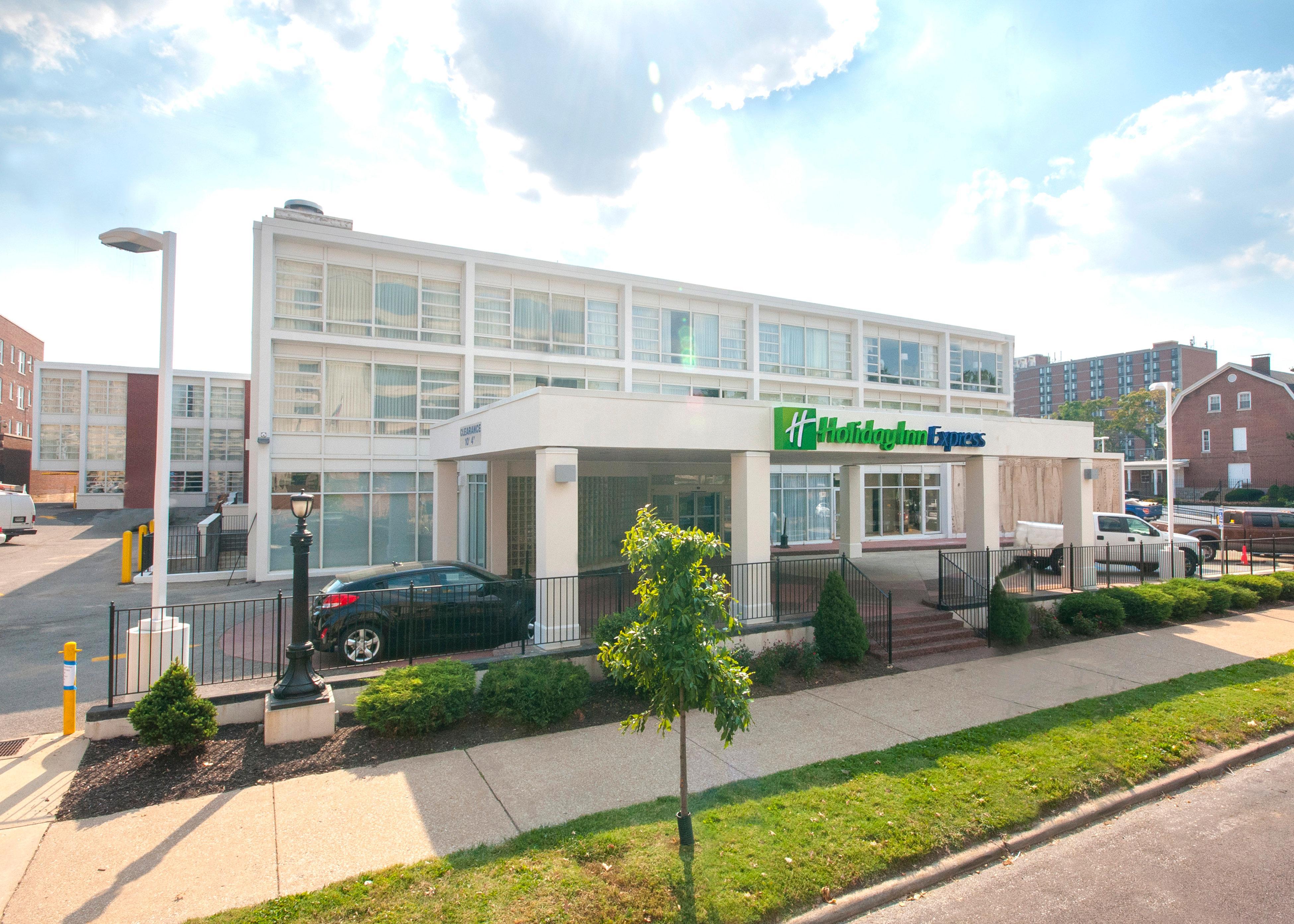 Holiday Inn Express St. Louis Central West End By Ihg Exterior foto